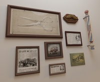 Additional picture frames